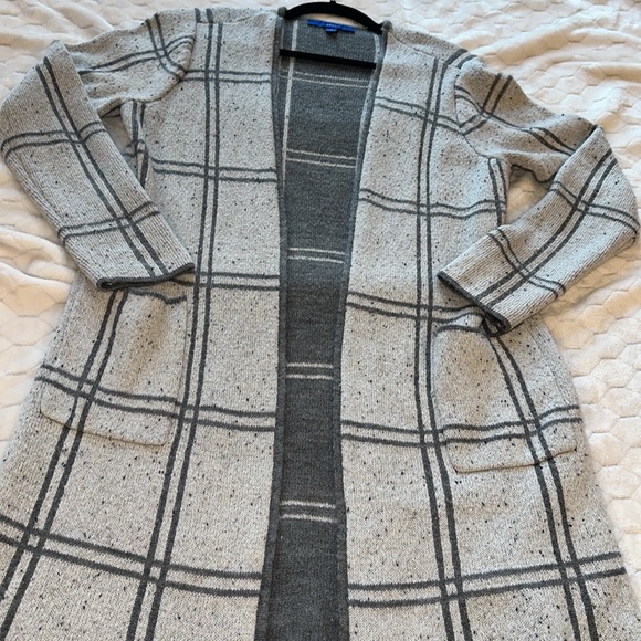 Casual long sweater. Grey with dark grey accent - Picture 2 of 4